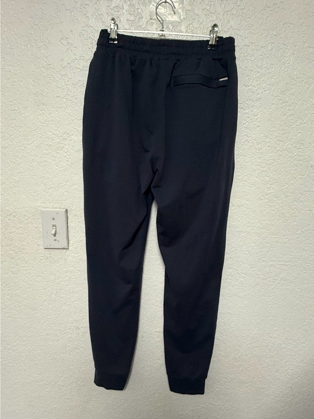 Vuori Men's Performance Joggers - Size Small - Picture 7 of 16